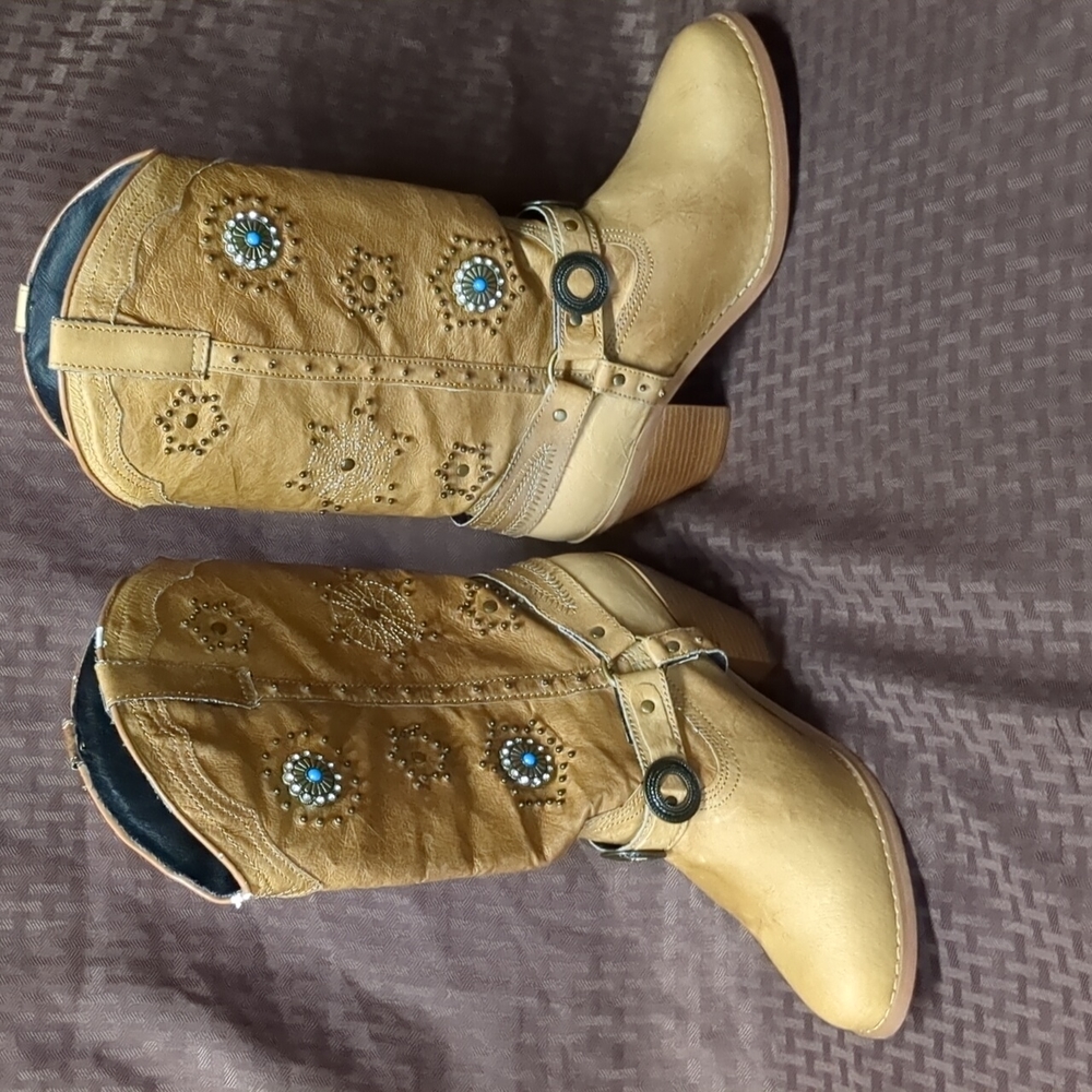 Dingo Boots - image 1